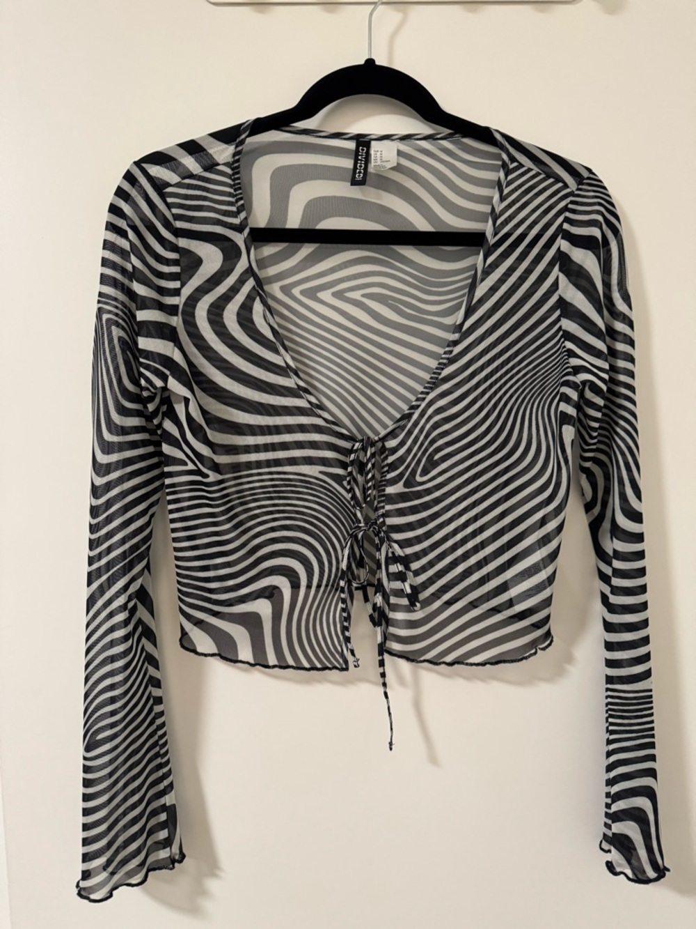 H&M Black & White Swirl Tie-Front Crop Top